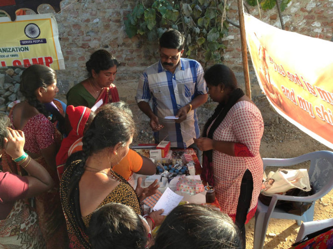 14-12-2013 Sneha club Free medical camp-6