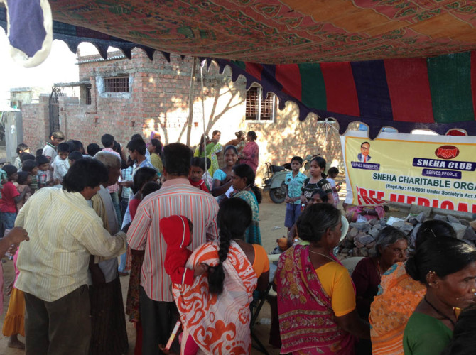 14-12-2013 Sneha club Free medical camp-9