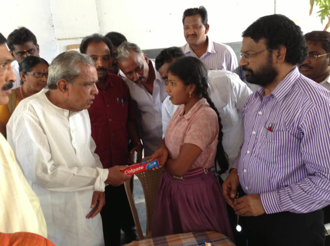 22-12-2013 Sneha club Free health camp-Baapatla-10